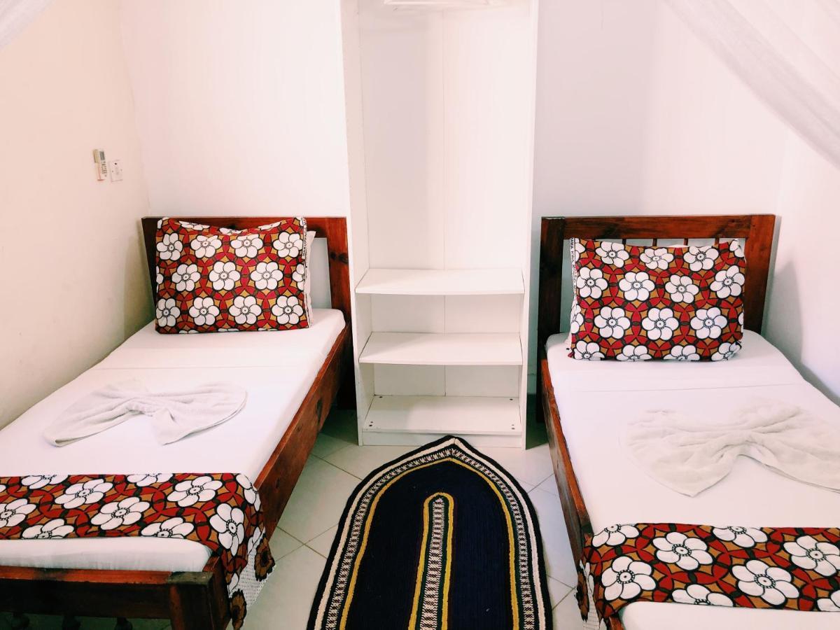 Bed and Breakfast Kelele Square Zanzibar Esterno foto