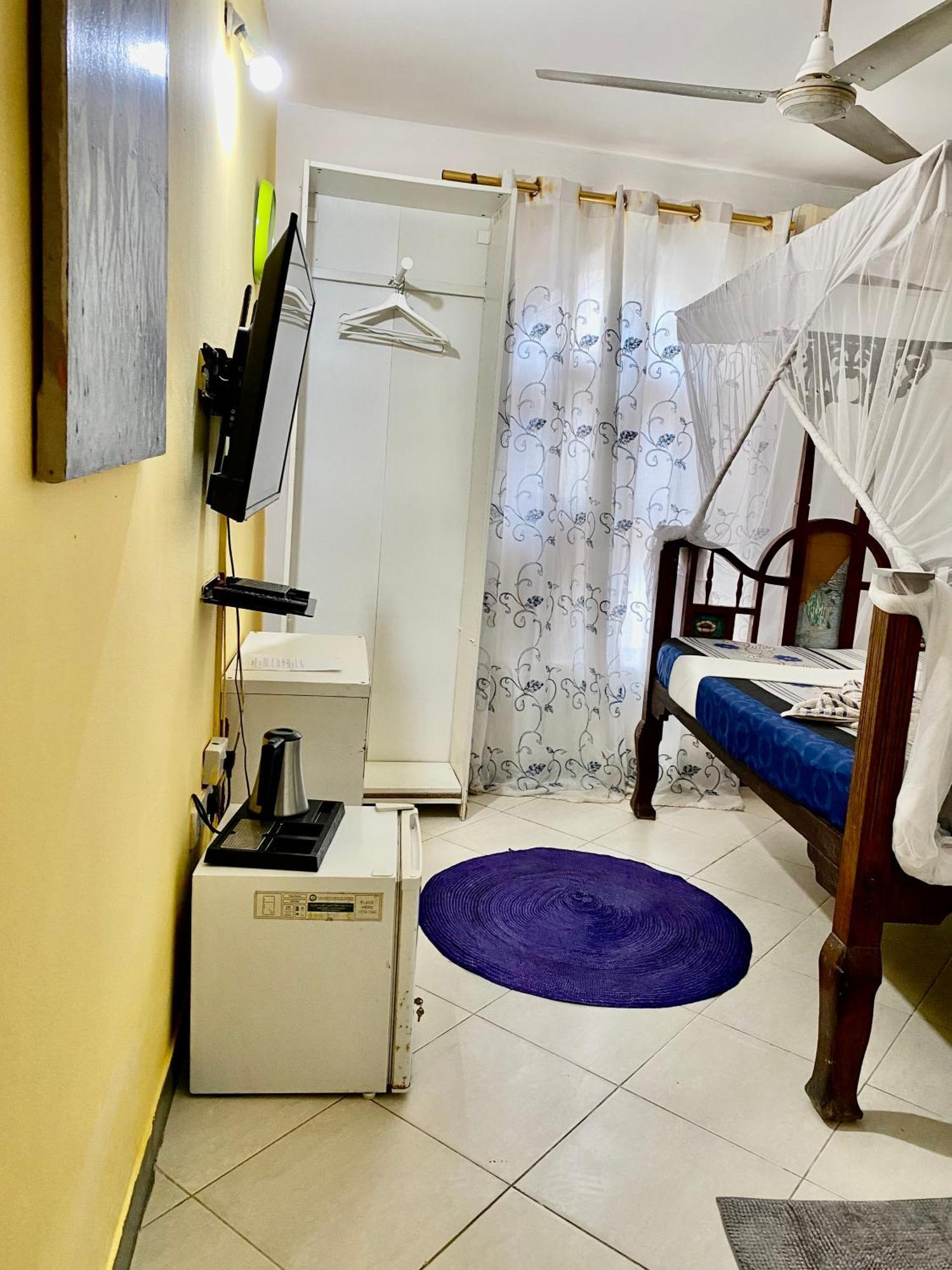 Bed and Breakfast Kelele Square Zanzibar Esterno foto