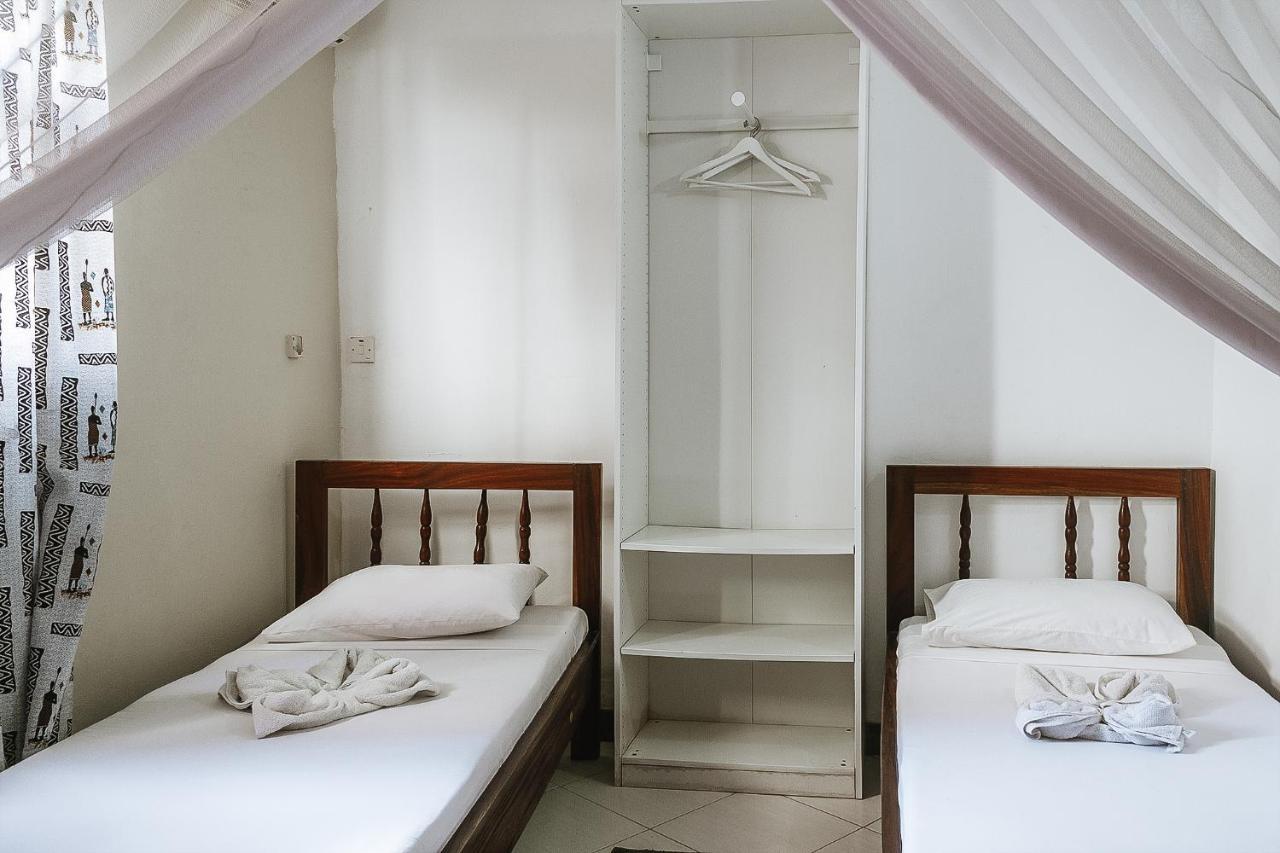 Bed and Breakfast Kelele Square Zanzibar Esterno foto